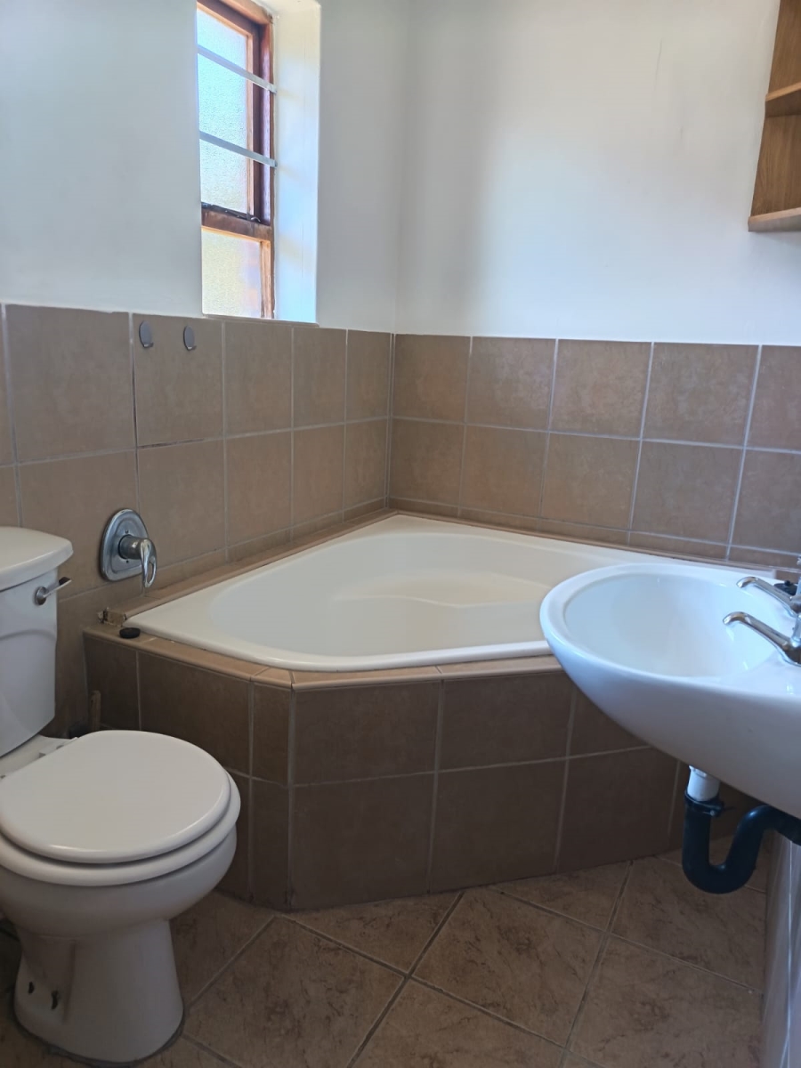 To Let 2 Bedroom Property for Rent in Wavecrest Eastern Cape